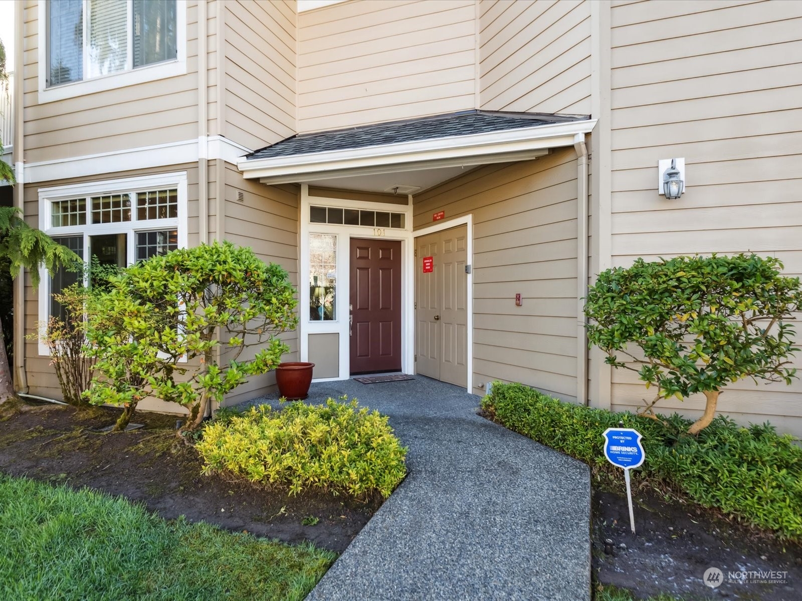 556 Anacortes Court Northeast, Unit 101 Renton, WA 98059 - Photo 20 of 21 Gallery Image 20