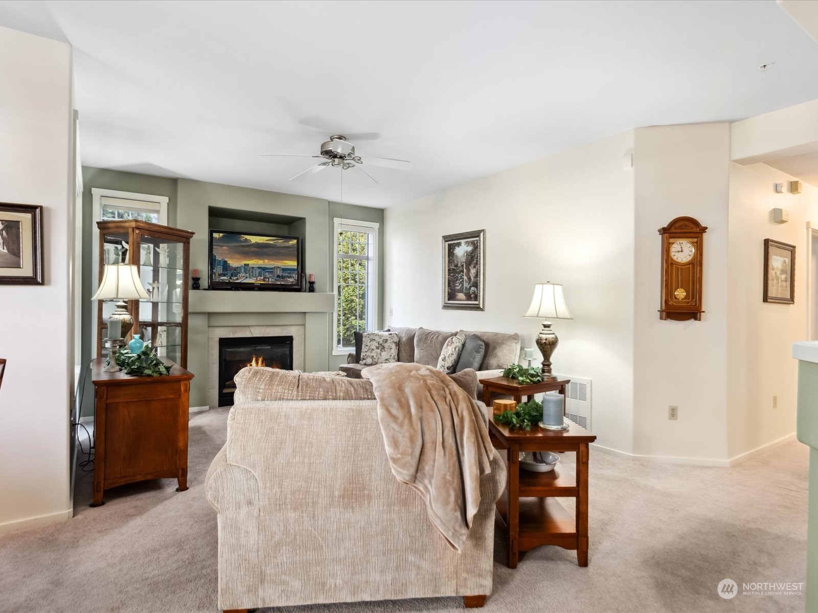 556 Anacortes Court Northeast, Unit 101 Renton, WA 98059 - Photo 3 of 21 Gallery Image 3