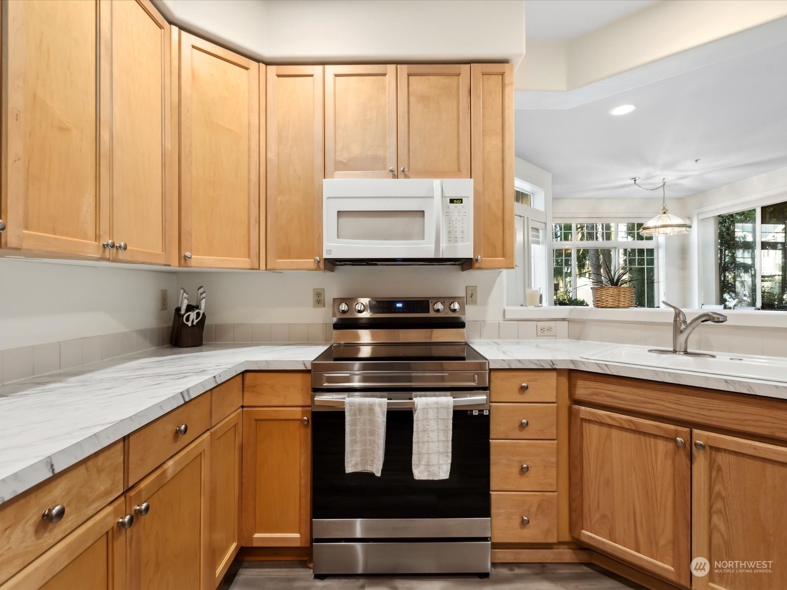 556 Anacortes Court Northeast, Unit 101 Renton, WA 98059 - Photo 8 of 21 Gallery Image 8