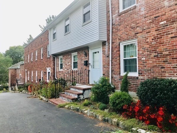 721 Hammond Street, Unit 721 Brookline, MA 02467 - Photo 2 of 39