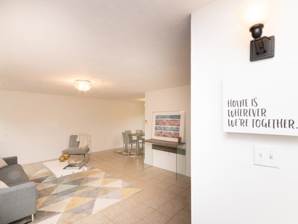 721 Hammond Street, Unit 721 Brookline, MA 02467 - Photo 3 of 39