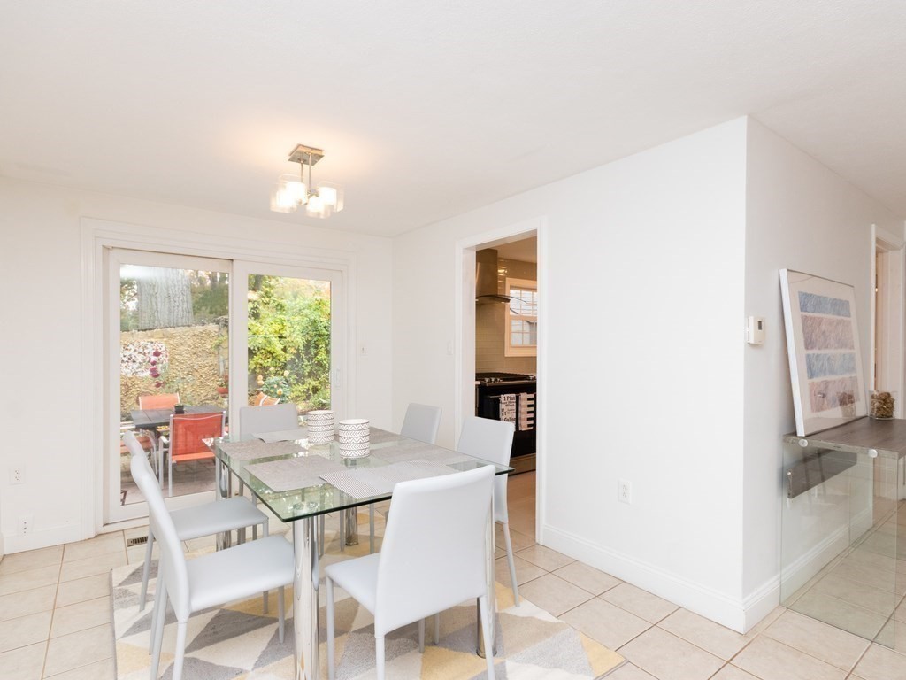 721 Hammond Street, Unit 721 Brookline, MA 02467 - Photo 5 of 39