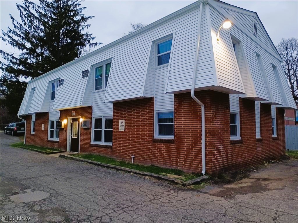 127 Shields Road, Unit 3 Youngstown, OH 44512 - Photo 1 of 8