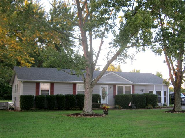 1959 Old Dover Road Clarksville, TN 37042 - Photo 3 of 20 Neat upgraded ranch style home with so many unique features sits on 0.48 acre+/- in cozy country setting. Minutes from area boat launch.
