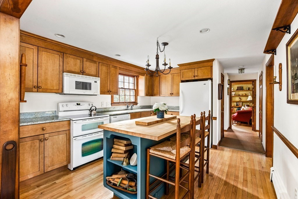13 Pioneer Road Hingham, MA 02043 - Photo 2 of 37 Gallery Image 2
