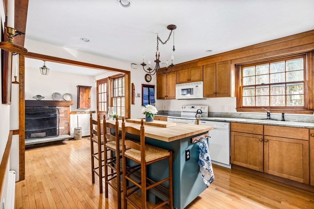 13 Pioneer Road Hingham, MA 02043 - Photo 3 of 37 Gallery Image 3