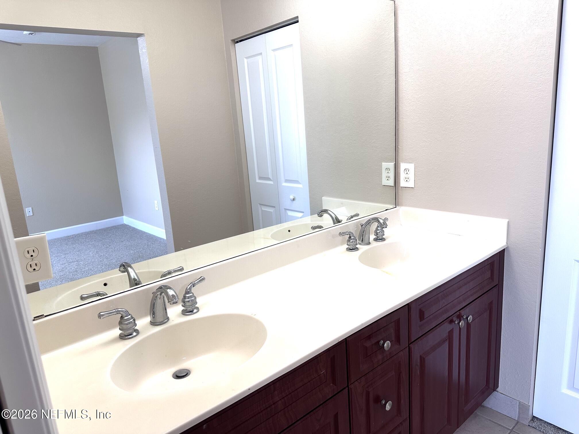 9745 Touchton Road, Unit 1124 Jacksonville, FL 32246 - Photo 16 of 39 Bathroom #1