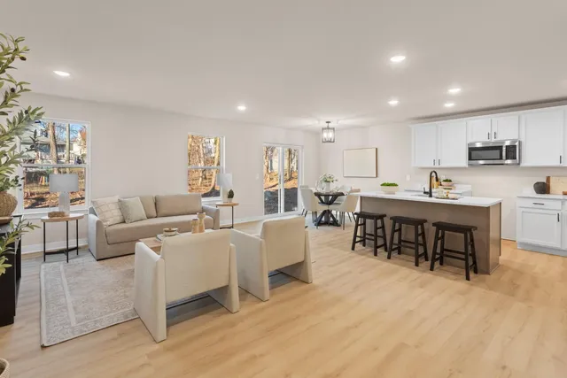 $349,900 | 733 Jefferson Lane, Milan, MI 48160