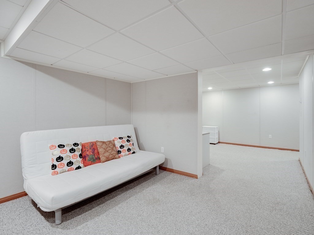 44 Spaulding Road Chelmsford, MA 01824 - Photo 20 of 23 Gallery Image 20