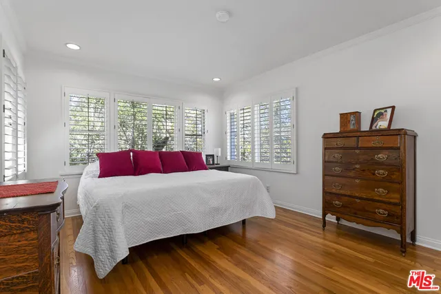 $2,895,000 | 172 South Woodburn Drive, Los Angeles, CA 90049