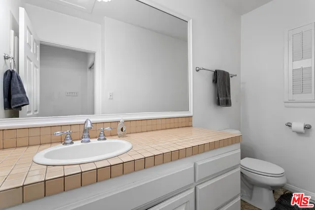 $2,895,000 | 172 South Woodburn Drive, Los Angeles, CA 90049