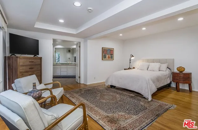 $2,895,000 | 172 South Woodburn Drive, Los Angeles, CA 90049