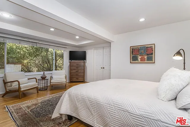 $2,895,000 | 172 South Woodburn Drive, Los Angeles, CA 90049