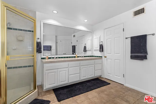 $2,895,000 | 172 South Woodburn Drive, Los Angeles, CA 90049
