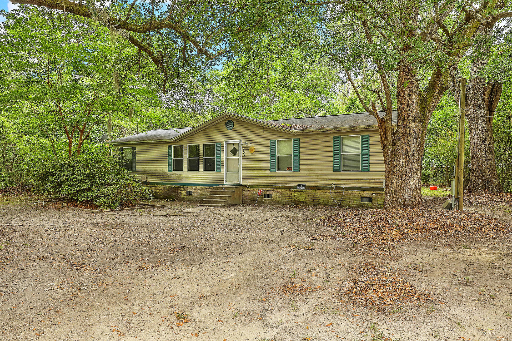 1884 Woodland Road Charleston, SC 29414 - Photo 1 of 26 1884 Woodland Road Charleston SC 29414