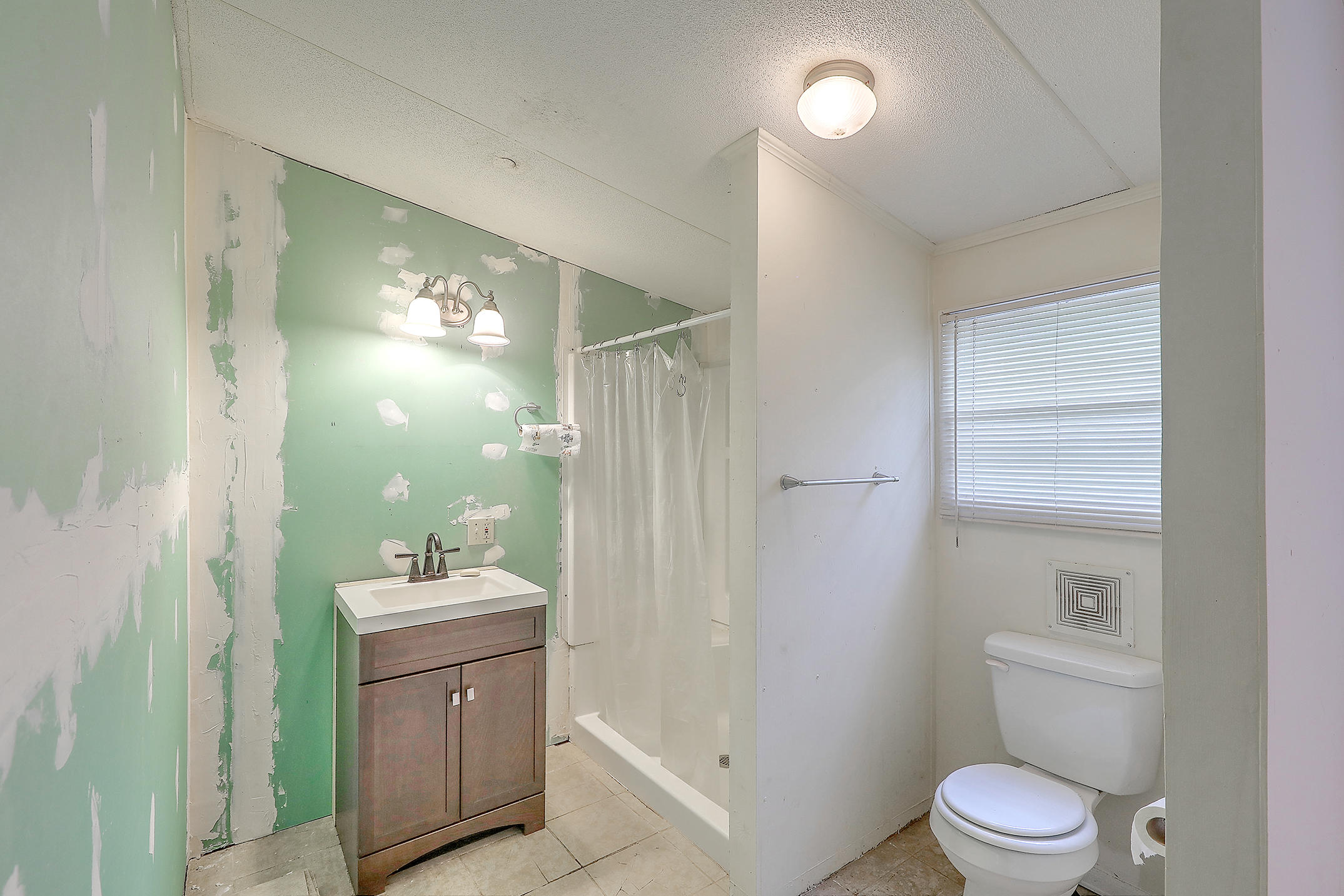 1884 Woodland Road Charleston, SC 29414 - Photo 22 of 26 1884 Woodland Road Charleston SC 29414