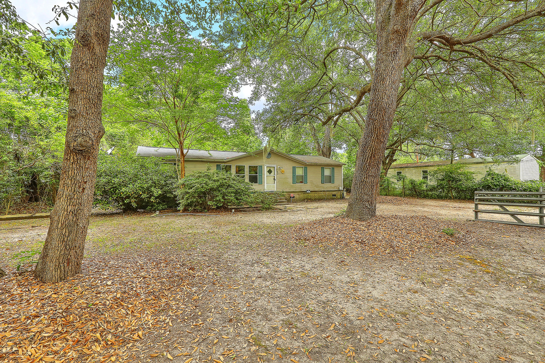 1884 Woodland Road Charleston, SC 29414 - Photo 4 of 26 1884 Woodland Road Charleston SC 29414