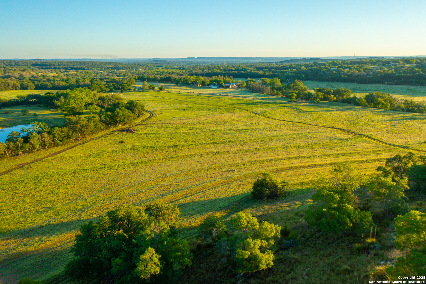 91 Waring Welfare Road Boerne, TX 78006 - Photo 2 of 31 a view of an ocean and beach