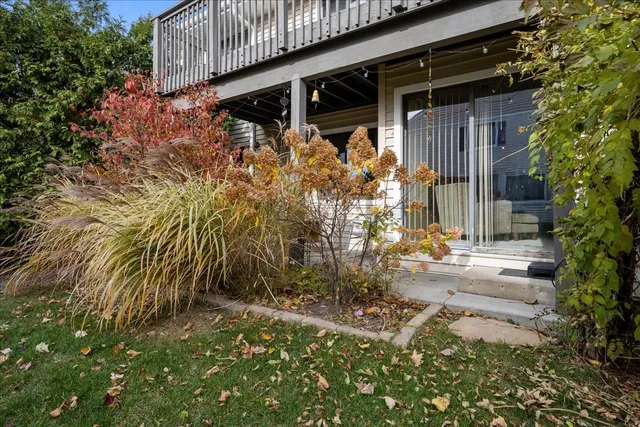 $295,000 | 131 Autumn Court, Unit 131, Buffalo Grove, IL 60089