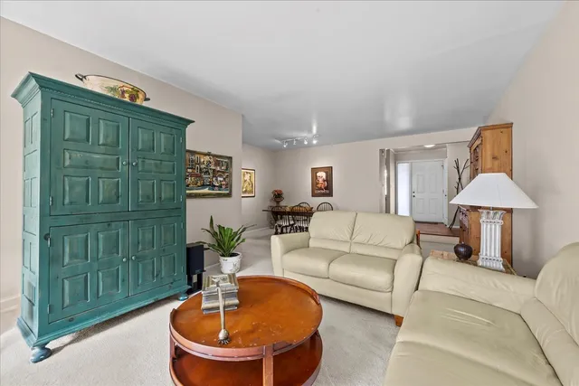 $295,000 | 131 Autumn Court, Unit 131, Buffalo Grove, IL 60089