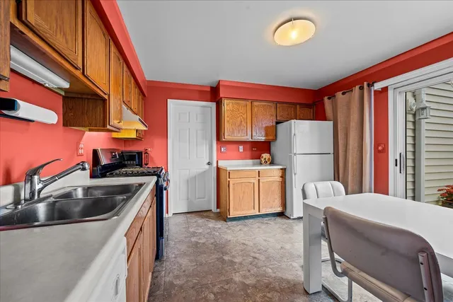 $295,000 | 131 Autumn Court, Unit 131, Buffalo Grove, IL 60089