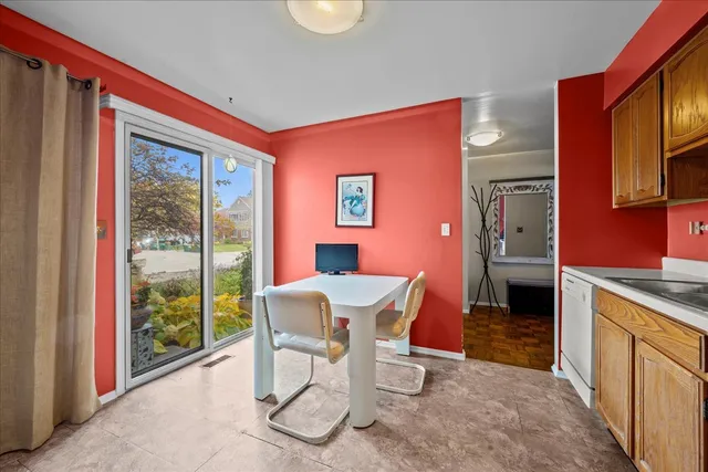 $295,000 | 131 Autumn Court, Unit 131, Buffalo Grove, IL 60089