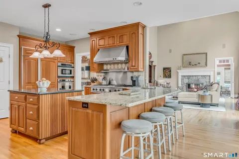 $1,475,000 | 10 Arthur's Court, Newtown, CT 06470
