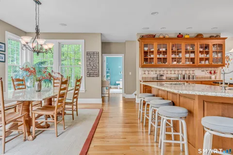 $1,475,000 | 10 Arthur's Court, Newtown, CT 06470