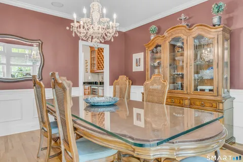 $1,475,000 | 10 Arthur's Court, Newtown, CT 06470
