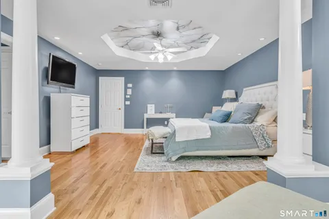 $1,475,000 | 10 Arthur's Court, Newtown, CT 06470