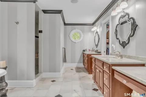 $1,475,000 | 10 Arthur's Court, Newtown, CT 06470