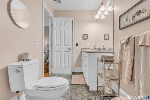 $1,475,000 | 10 Arthur's Court, Newtown, CT 06470