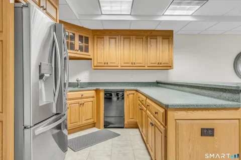 $1,475,000 | 10 Arthur's Court, Newtown, CT 06470