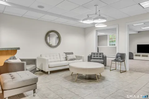 $1,475,000 | 10 Arthur's Court, Newtown, CT 06470