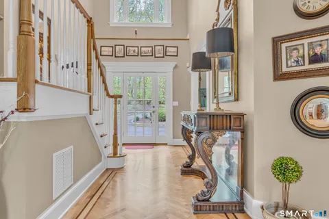 $1,475,000 | 10 Arthur's Court, Newtown, CT 06470