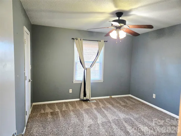 $306,900 | 210 King George Lane, Gastonia, NC 28056