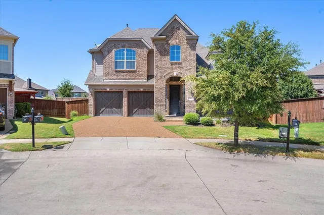 a view of house with outdoor space