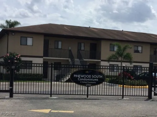 $950 | 4790 South Cleveland Avenue, Unit 1303, Fort Myers, FL 33907