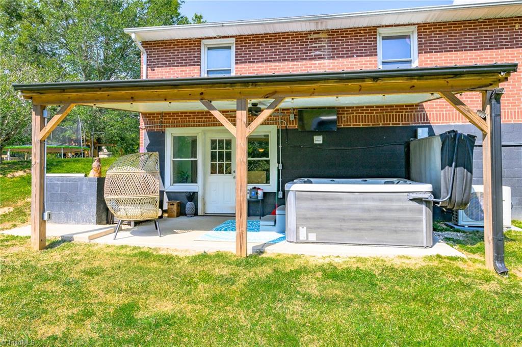 1248 Mountain Road Walnut Cove, NC 27052 - Photo 4 of 30 Gallery Image 4