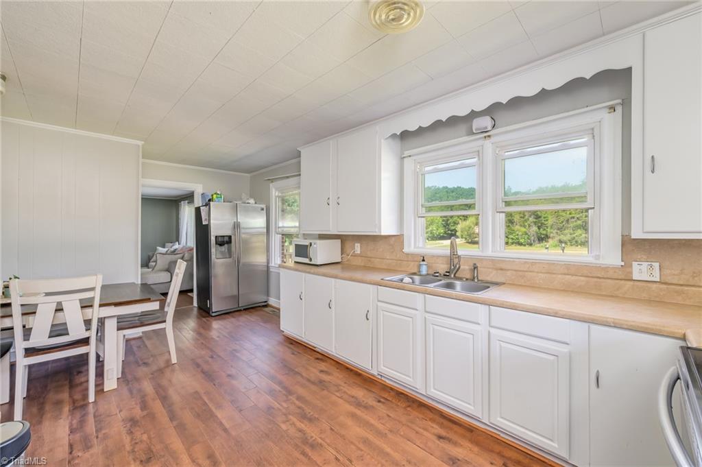 1248 Mountain Road Walnut Cove, NC 27052 - Photo 8 of 30 Gallery Image 8