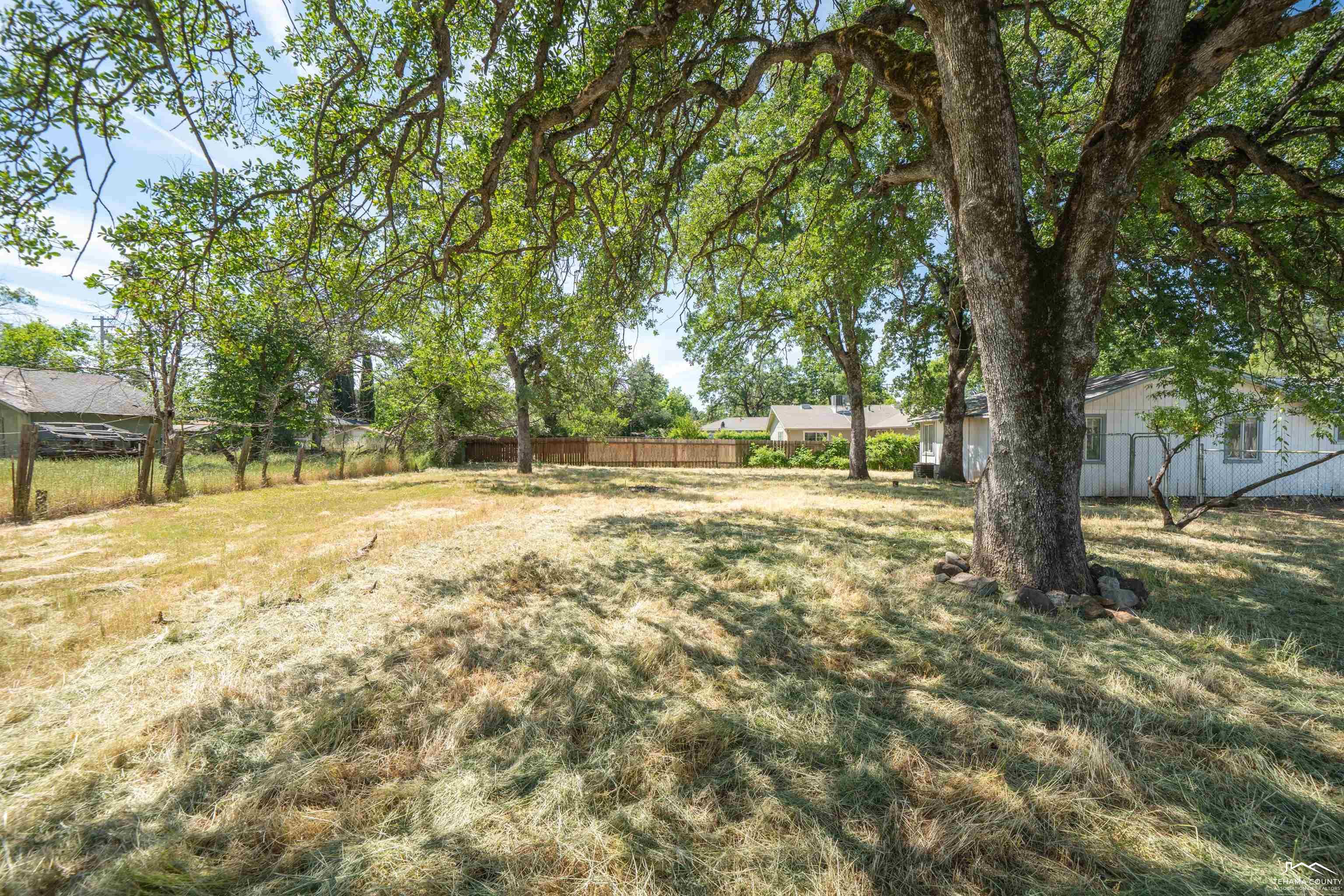 2631 Irwin Road Redding, CA 96002 - Photo 16 of 22