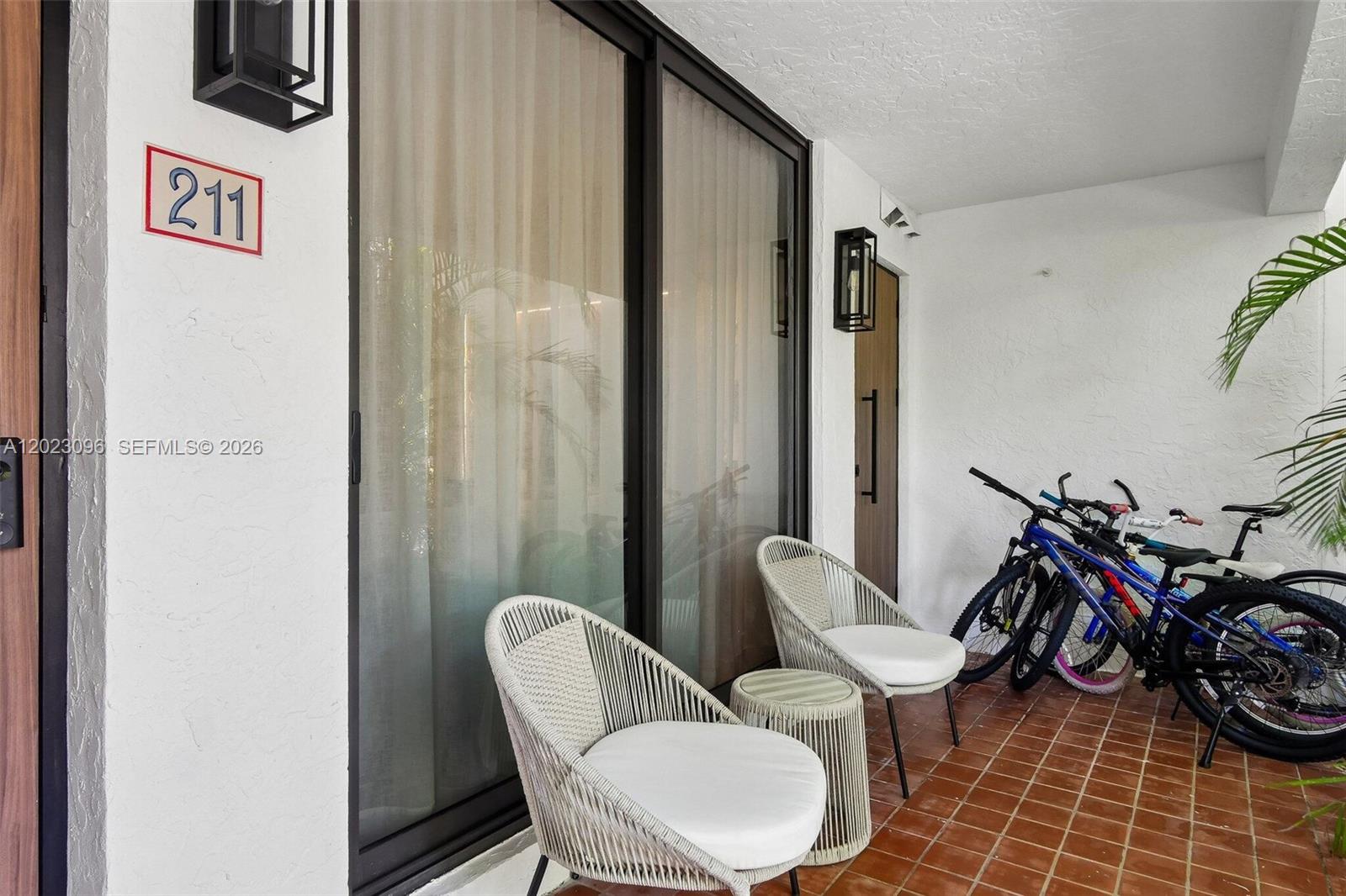 425 Grapetree Drive, Unit 211 Key Biscayne, FL 33149 - Photo 3 of 31
