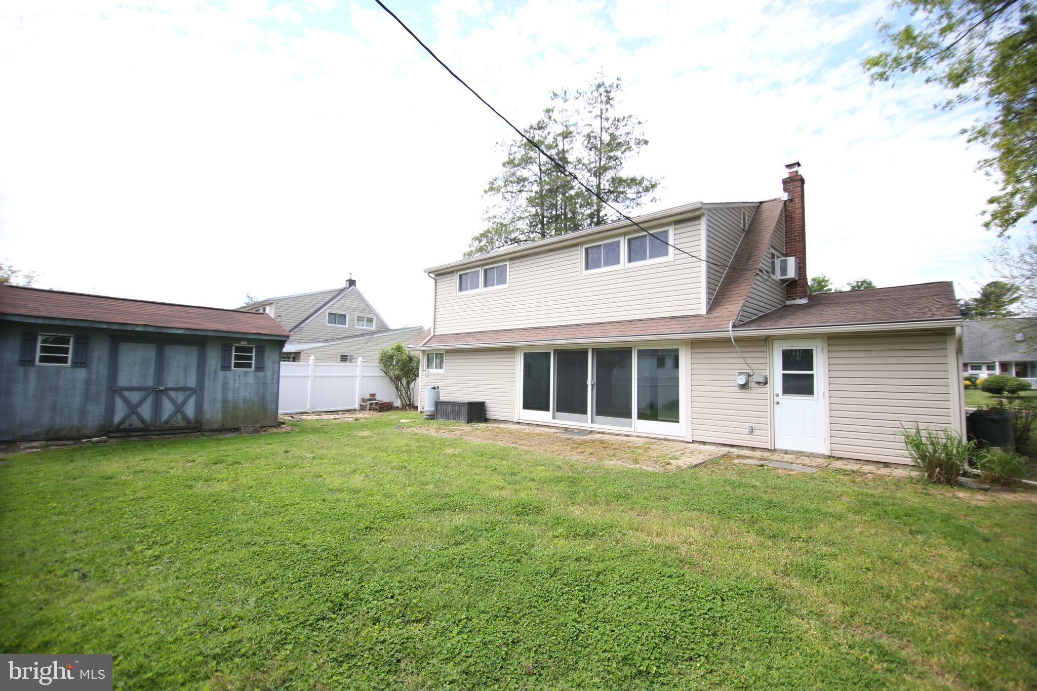 20 Downhill Road Levittown, PA 19056 - Photo 3 of 13 Gallery Image 3