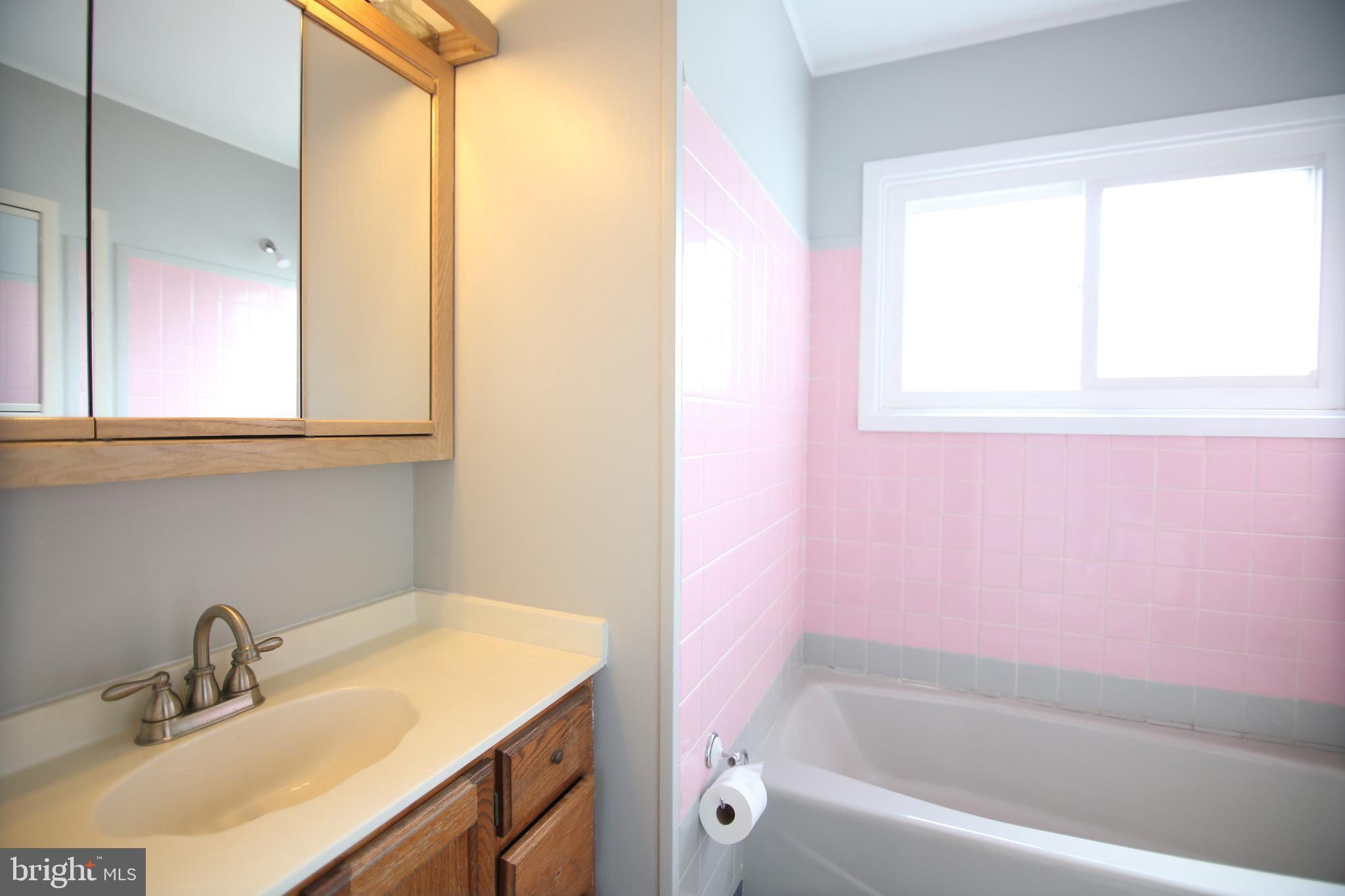 20 Downhill Road Levittown, PA 19056 - Photo 9 of 13 Gallery Image 9