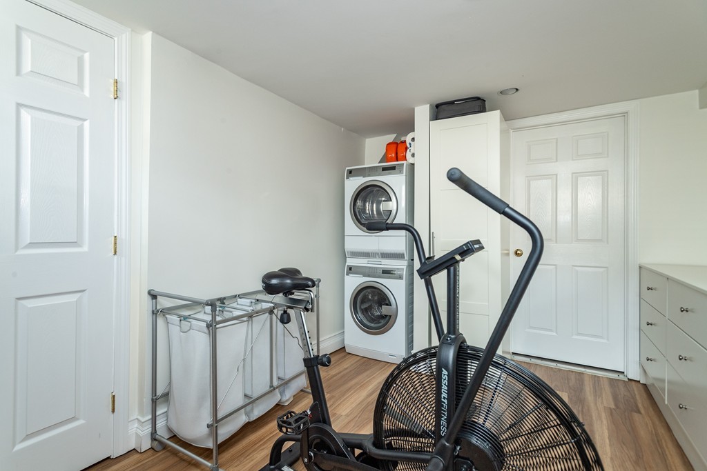 440 Adams Street, Unit 1 Boston, MA 02122 - Photo 11 of 14 a view of an entryway with washer and dryer