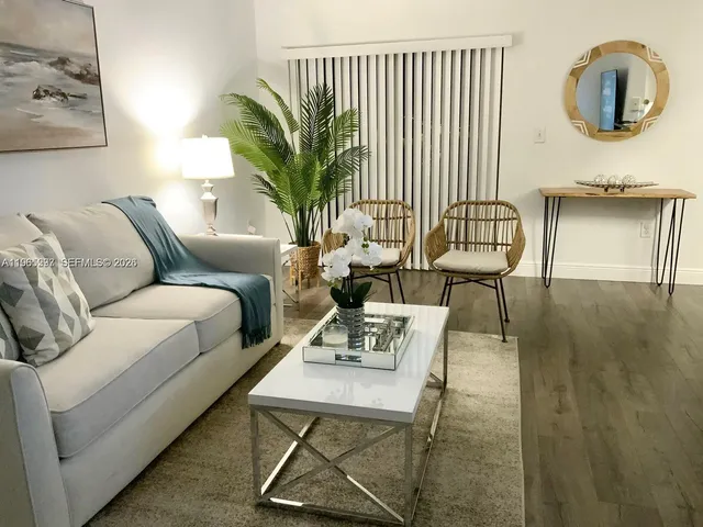 $2,400 | 11631 Southwest 2nd Street, Unit 20104, Pembroke Pines, FL 33025