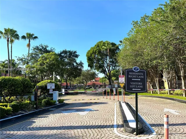 $2,400 | 11631 Southwest 2nd Street, Unit 20104, Pembroke Pines, FL 33025