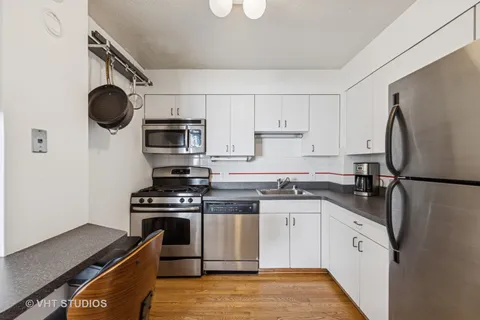 $465,000 | 2144 North Lincoln Park West, Unit 23B, Chicago, IL 60614