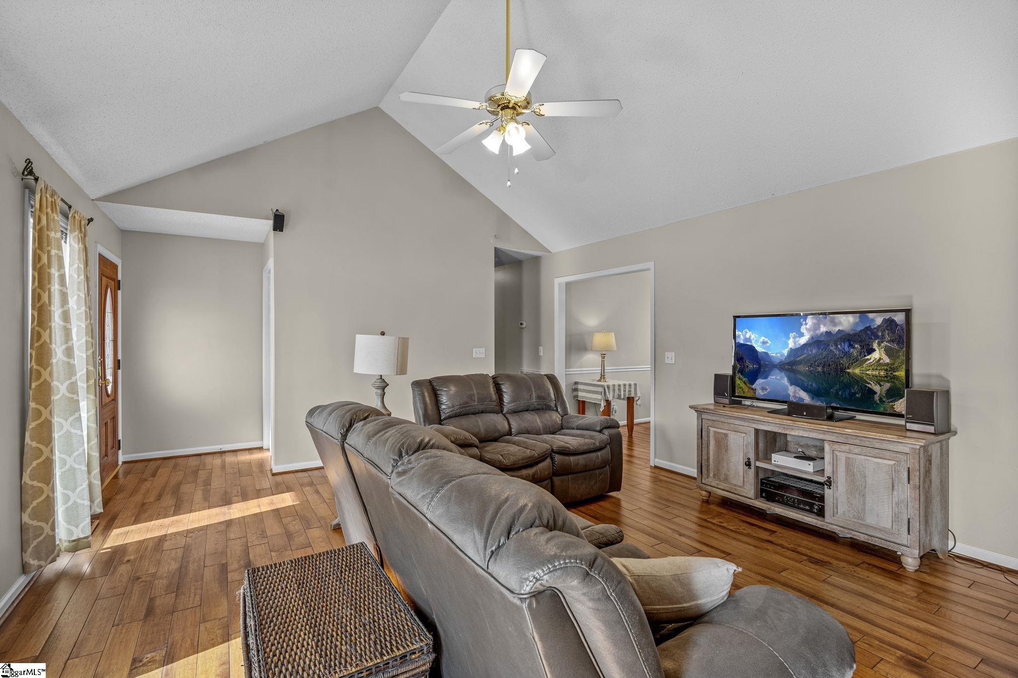 220 James Road Greer, SC 29650 - Photo 5 of 35 Gallery Image 5