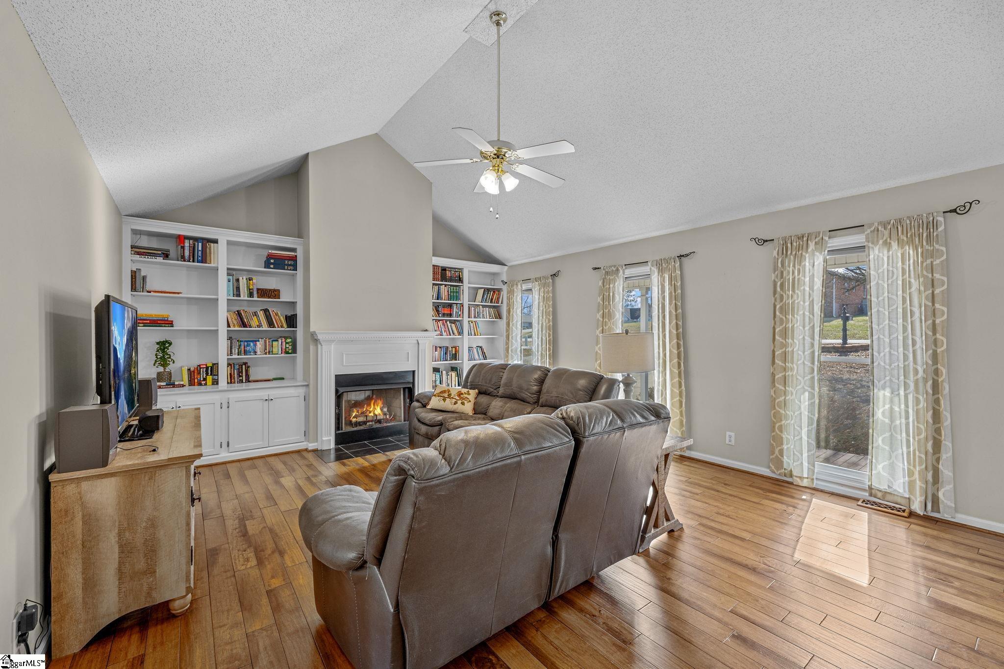 220 James Road Greer, SC 29650 - Photo 7 of 35 Gallery Image 7